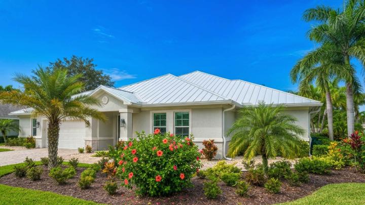 Florida home standing seam metal roof