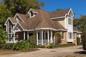 Read more about the article How to find the right roofing contractor