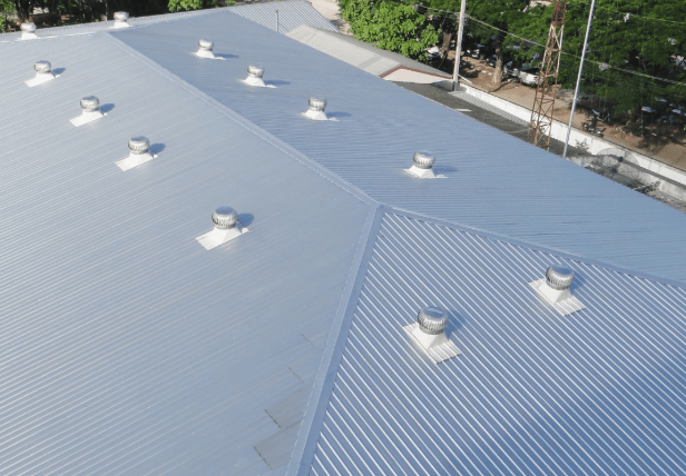 You are currently viewing 5 Key Benefits of Commercial Metal Roofing for Your Business